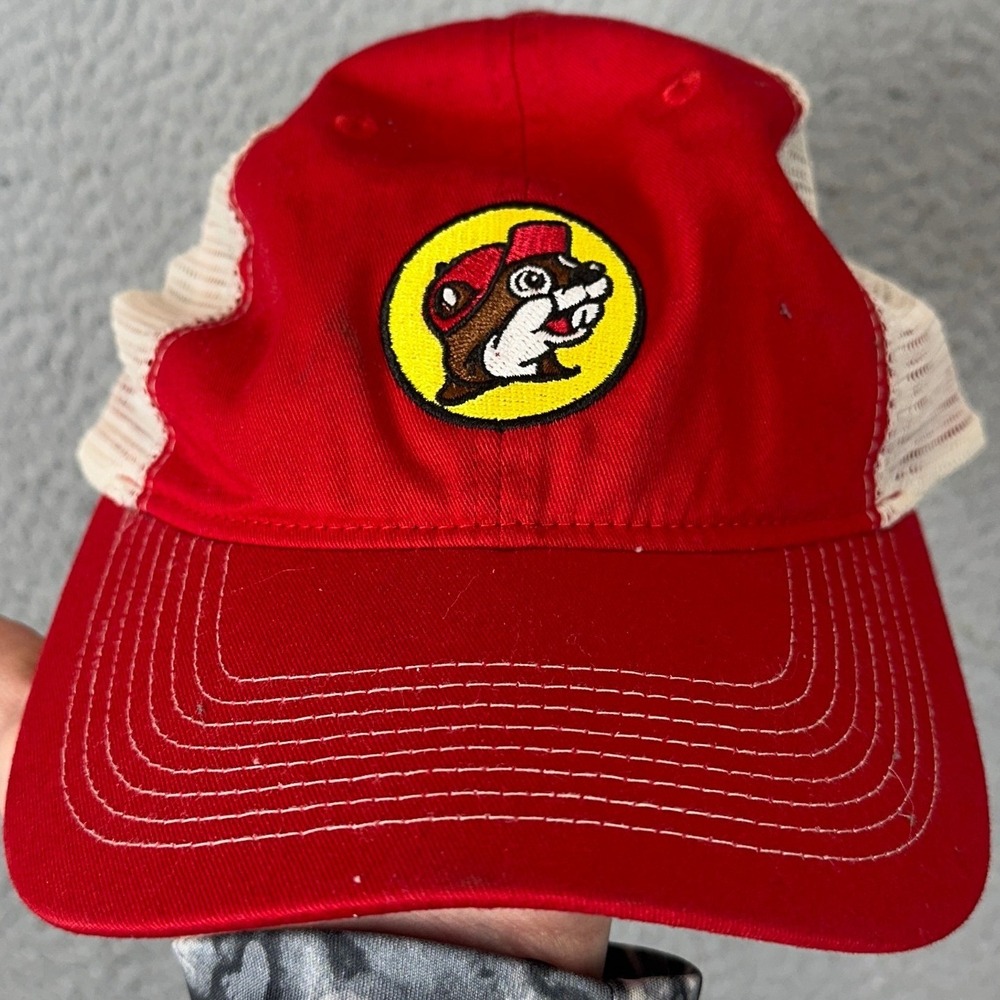 Buc-ees Hats Mens OSFM Trucker Snapback Red Mascot Logo Meshback Baseball Cap